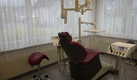 Behandlungsraum für Dentalhygiene und Prophylaxe