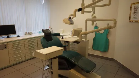 Behandlungszimmer für Zahnheilkunde in Bremgarten